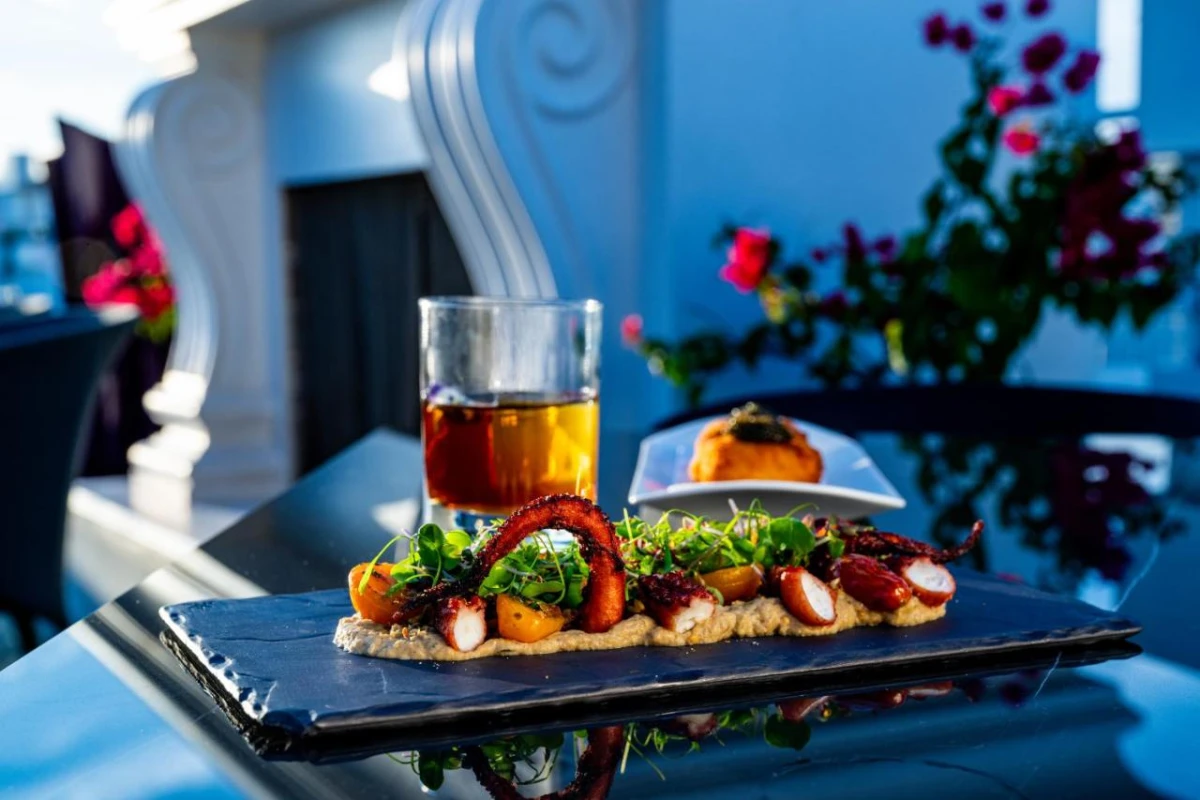 SLS Beverly Hills Hotel - Hotel Photo 13