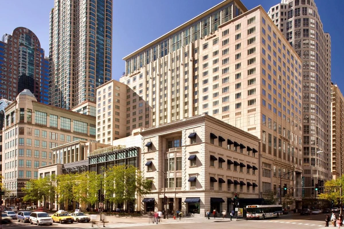 The Peninsula Chicago - Hotel Photo 1
