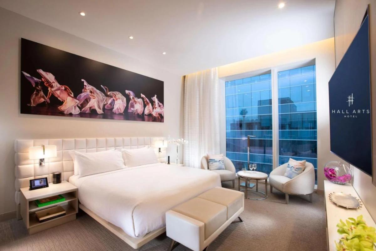 HALL Arts Hotel Dallas Curio Collection by Hilton - Hotel Photo 11
