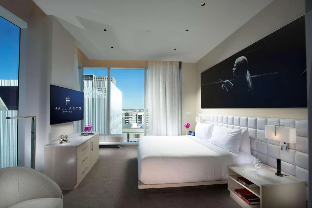 HALL Arts Hotel Dallas Curio Collection by Hilton - Hotel Photo 17