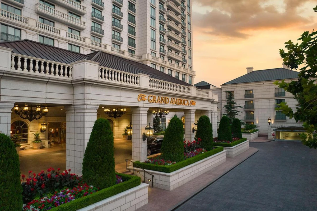 Grand America Hotel - Hotel Photo 1