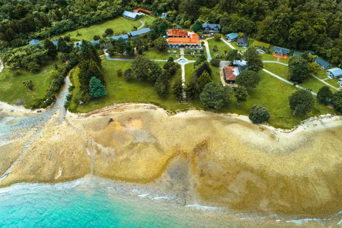 Furneaux Lodge - Hotel Photo 1