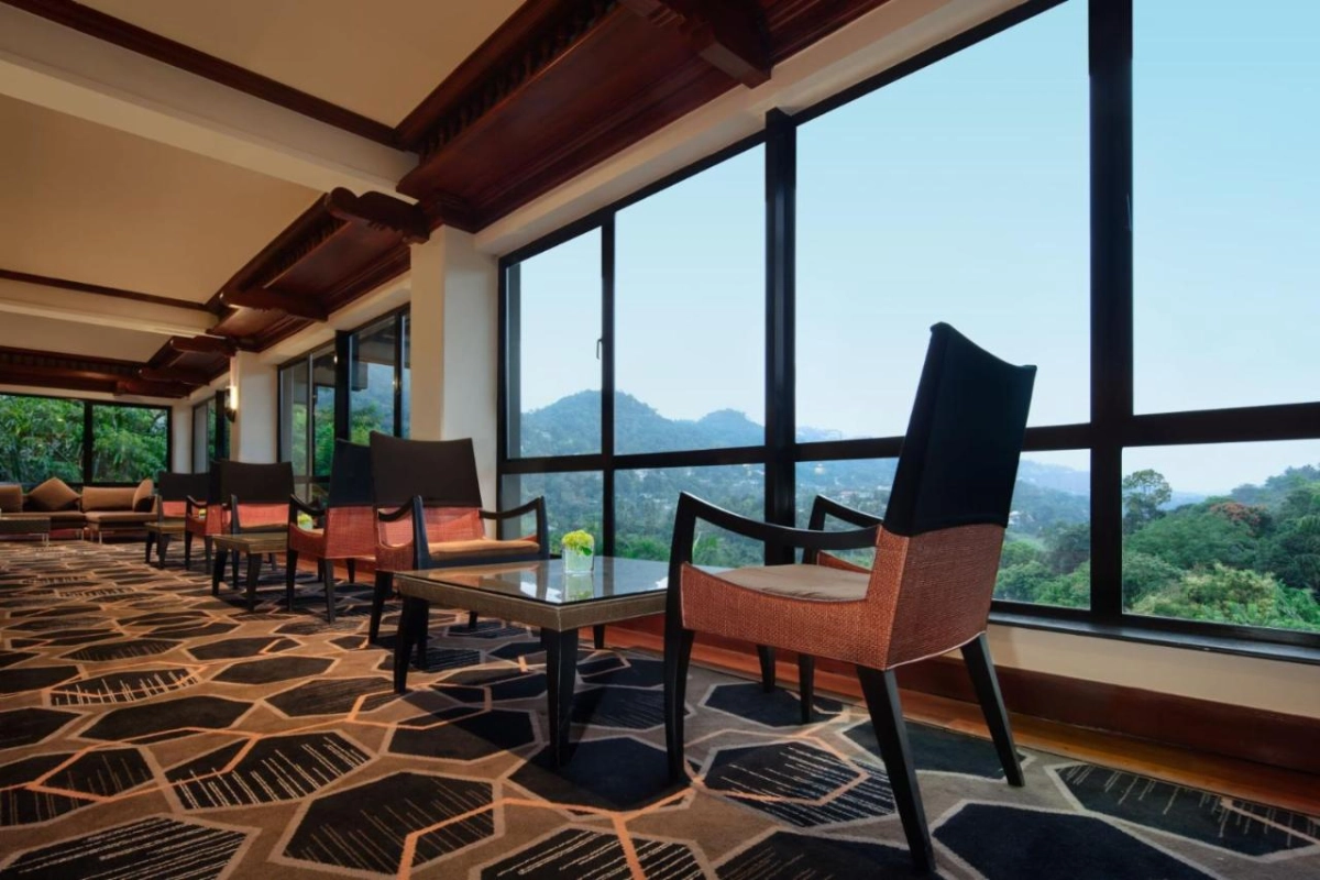 Earl's Regency - Hotel Photo 11