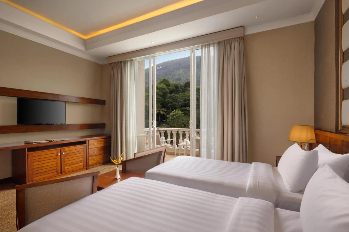 The Golden Crown Hotel - Hotel Photo 10