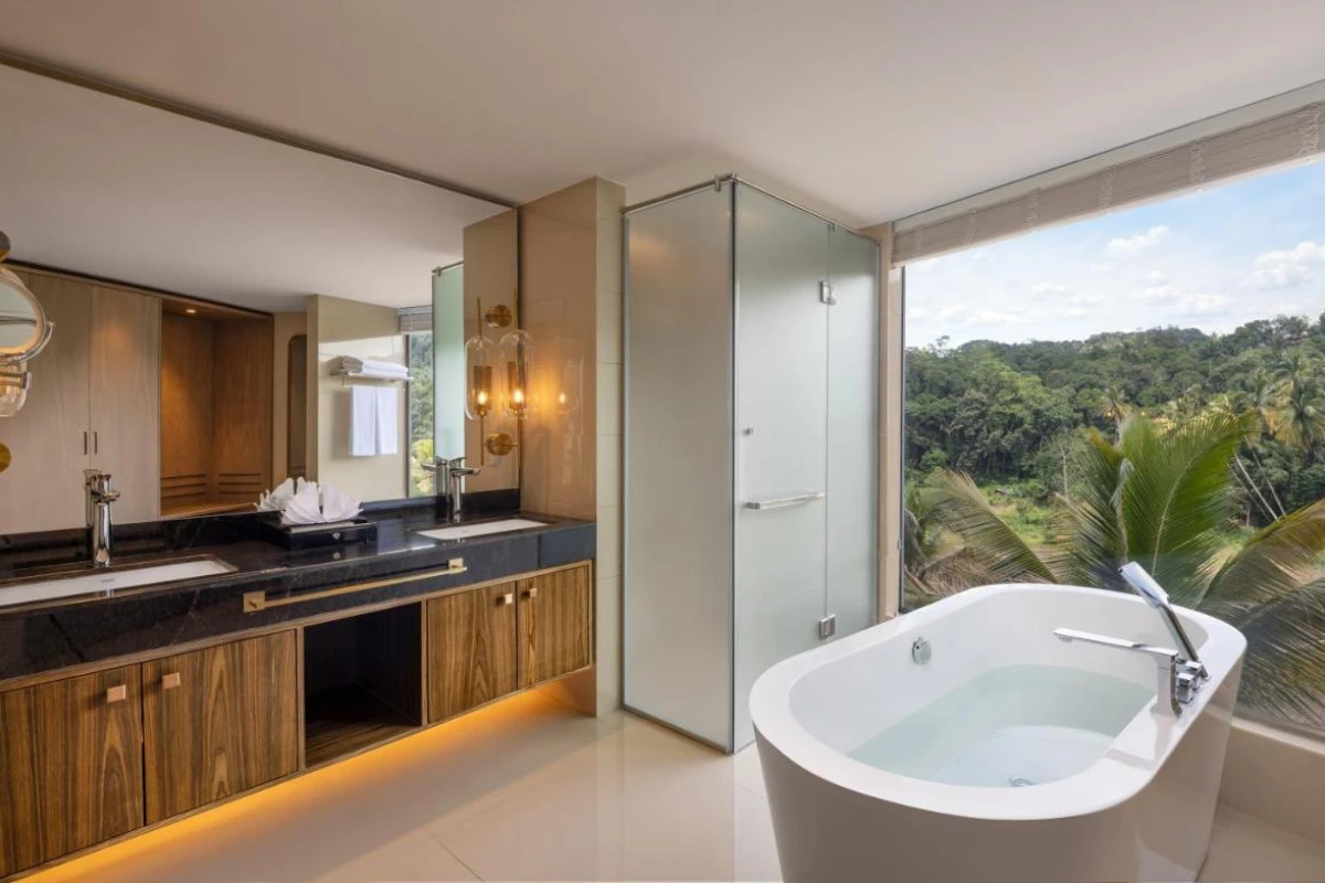 The Golden Crown Hotel - Hotel Photo 19