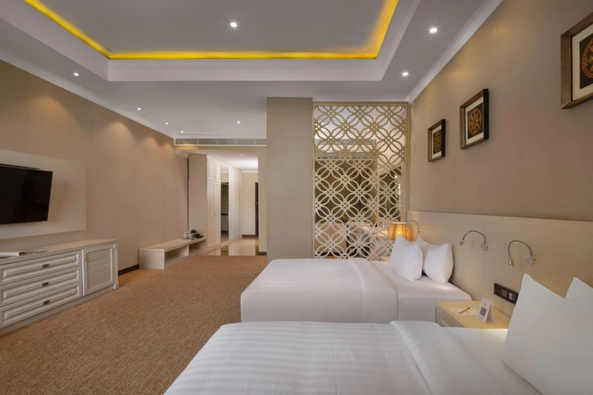 The Golden Crown Hotel - Hotel Photo 34