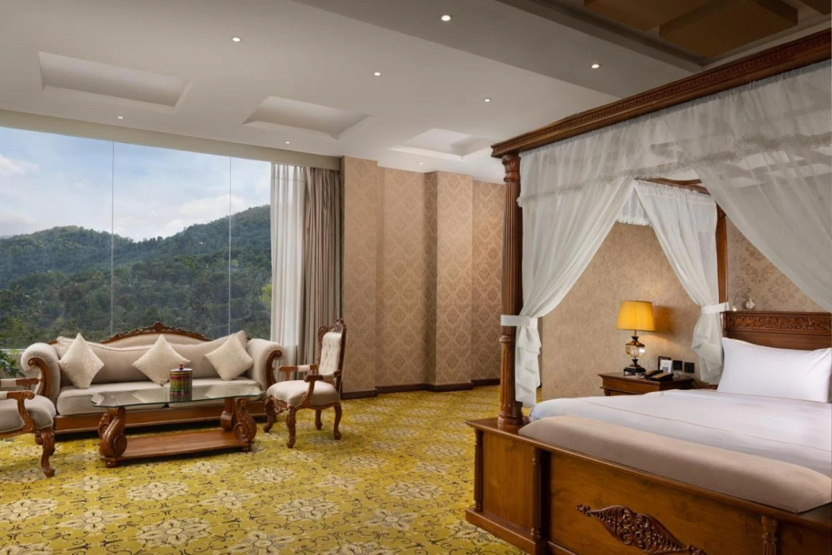 The Golden Crown Hotel - Hotel Photo 39