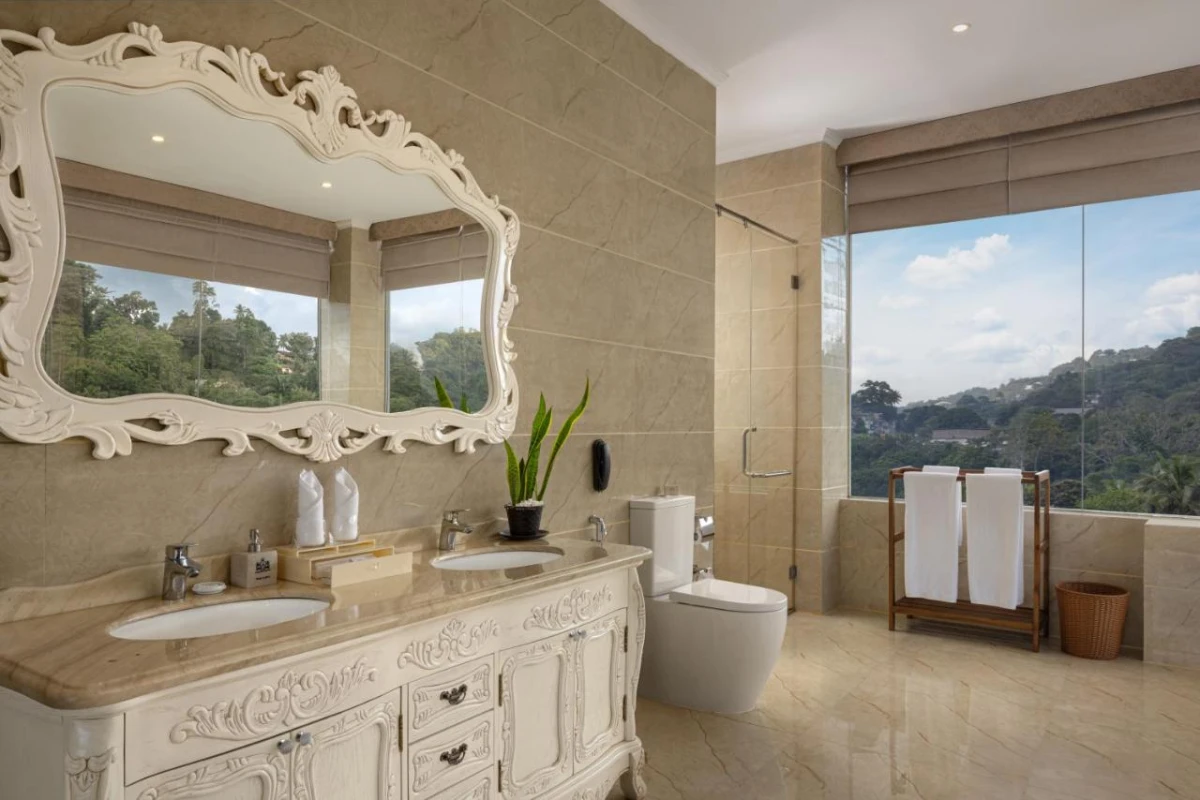 The Golden Crown Hotel - Hotel Photo 41