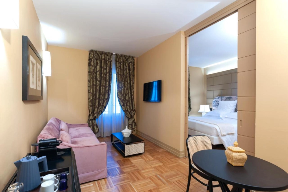 Hotel Number Nine - Hotel Photo 17