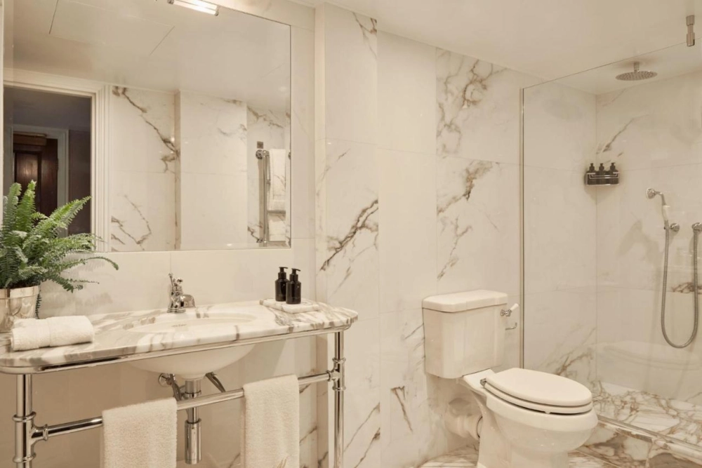 The Milestone Hotel & Residences - Hotel Photo 16