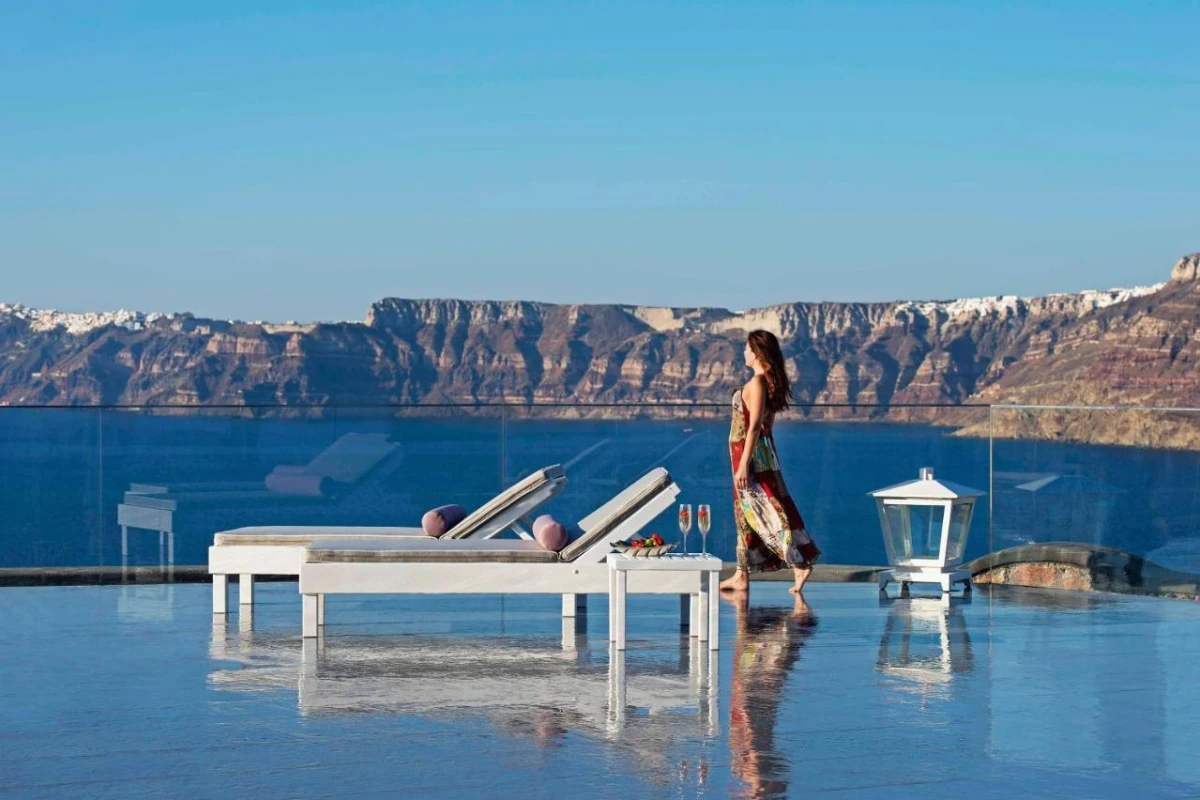 Acroterra Rosa Santorini