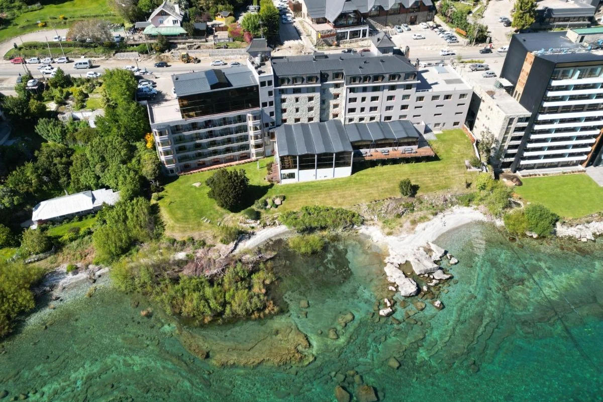 Alma Del Lago