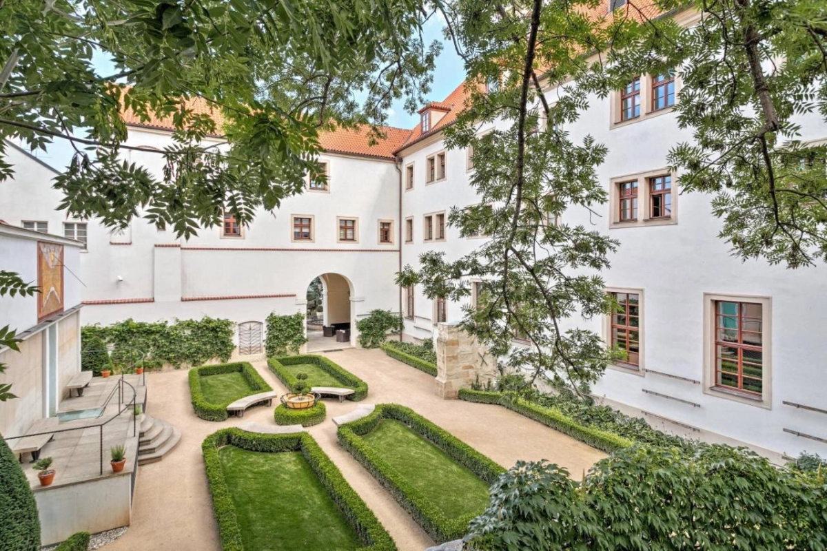 Augustine a Luxury Collection Hotel