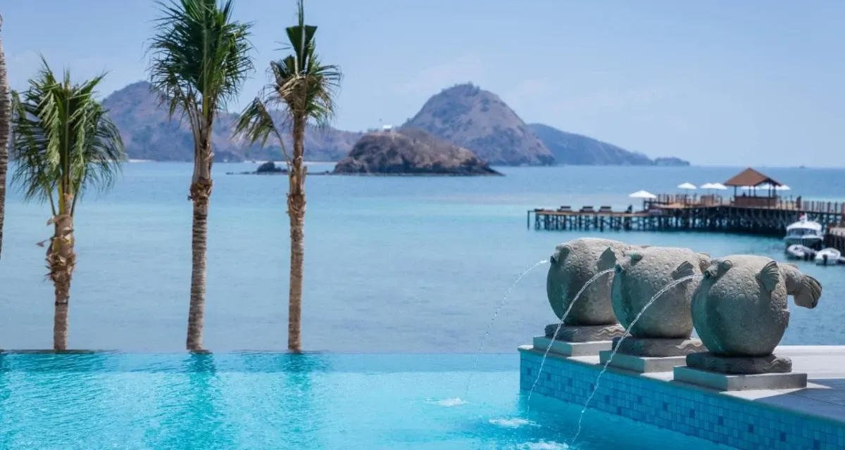 Ayana Komodo Waecicu Beach