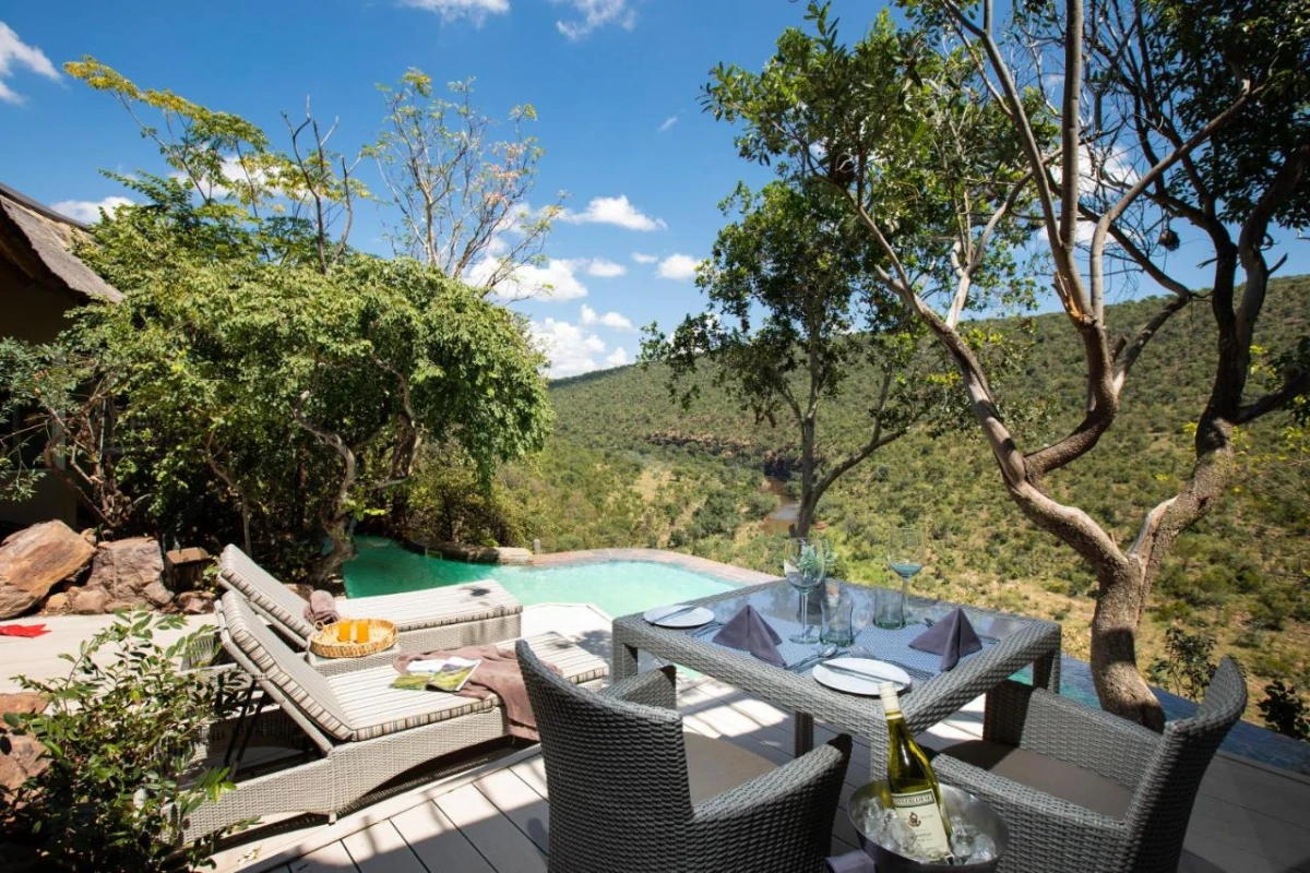 Clifftop Exclusive Safari Hideaway Hotel