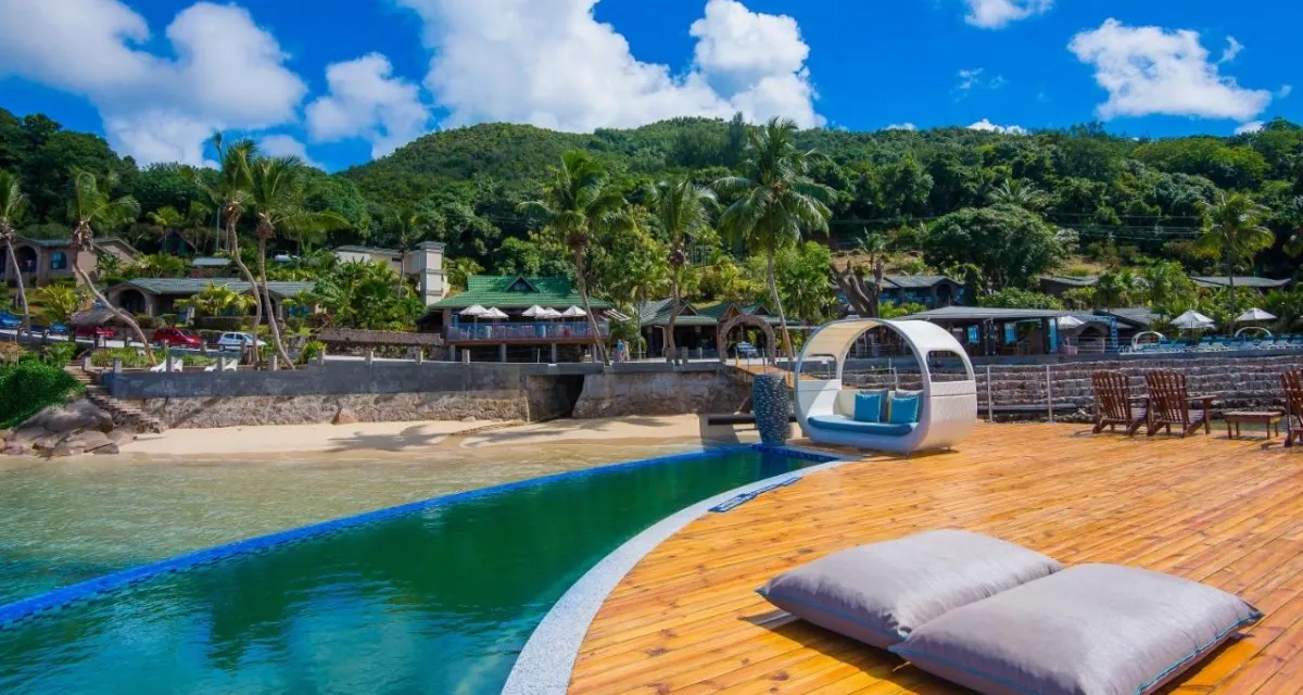 Coco de Mer Black Parrot Suites