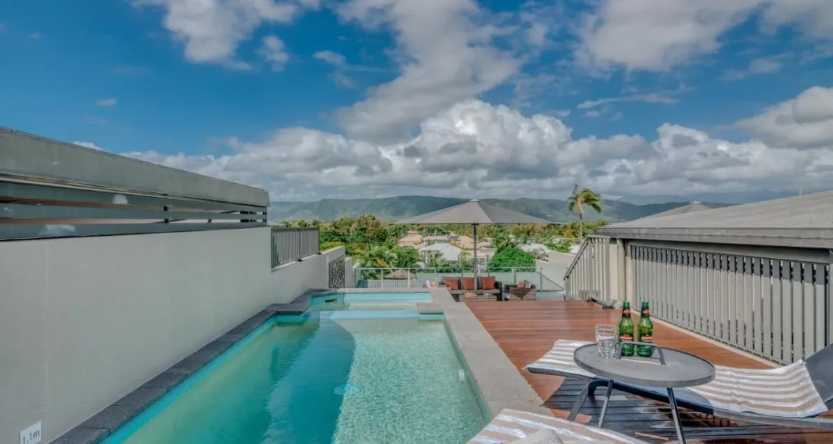 Coconut Grove Port Douglas