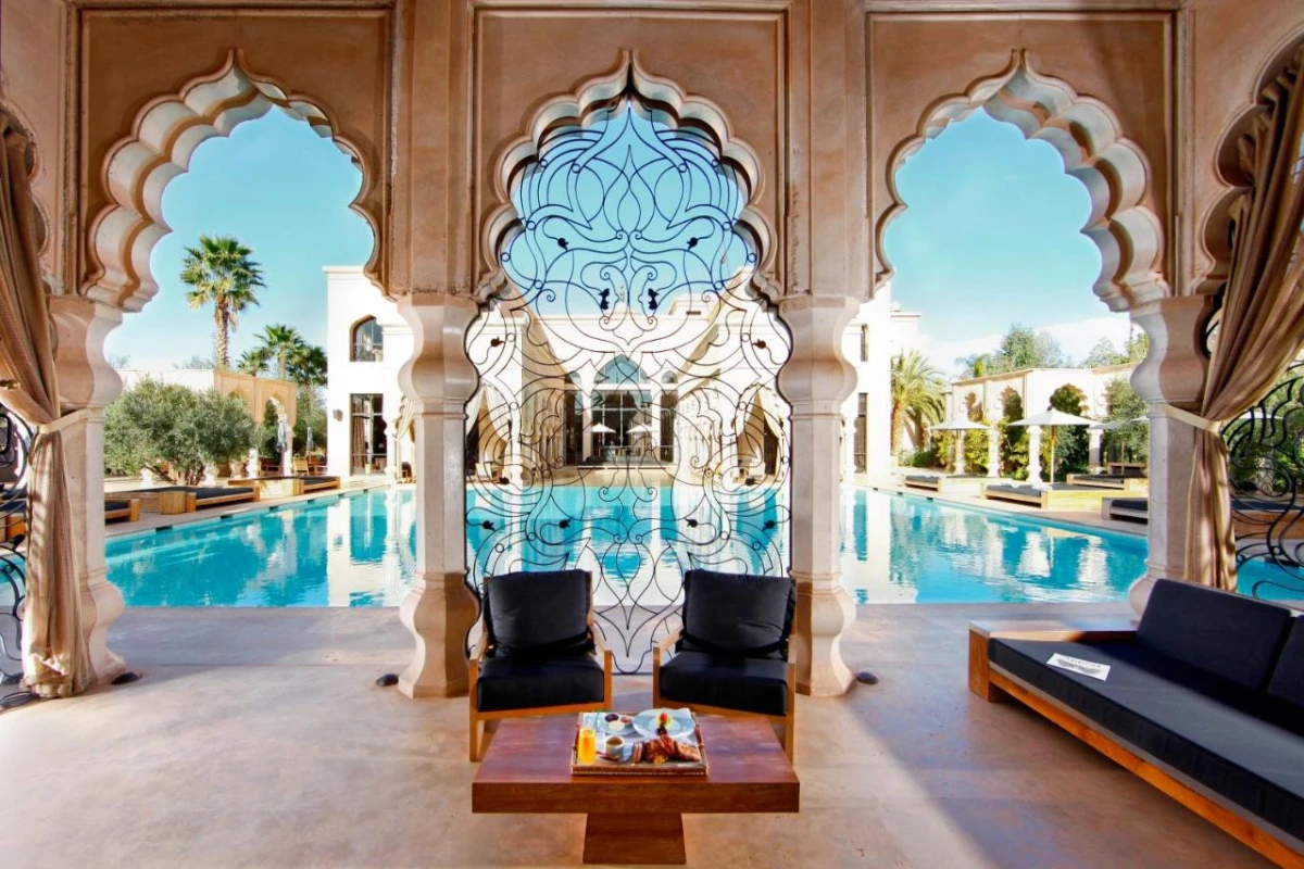 Palais Namaskar