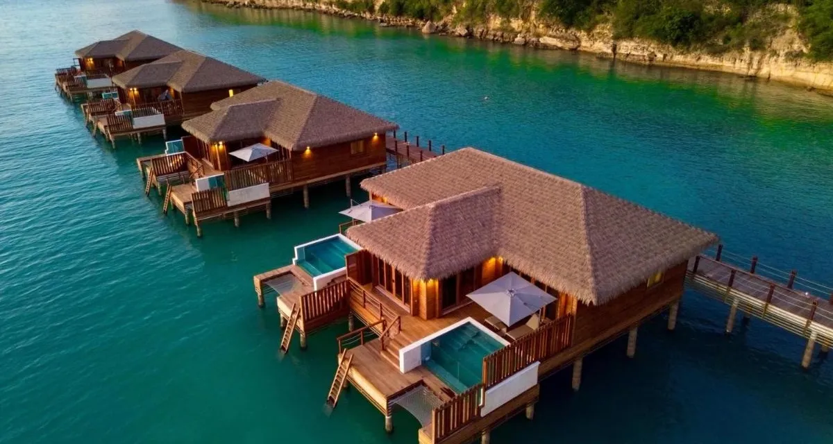 Royalton Chic Antigua Autograph Collection