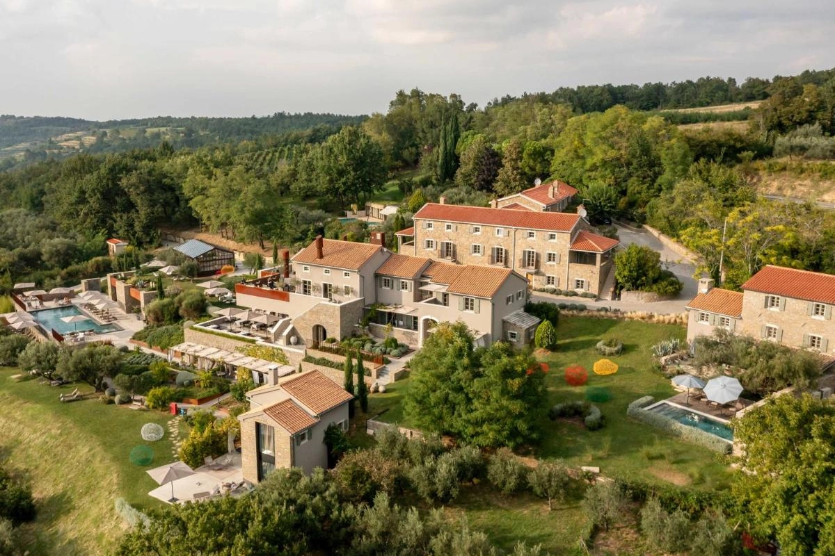 San Canzian Hotel & Residences