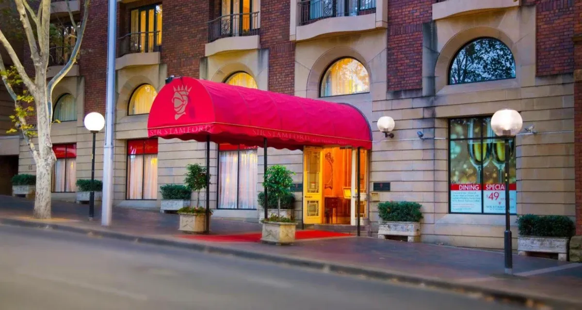 Sir Stamford At Circular Quay