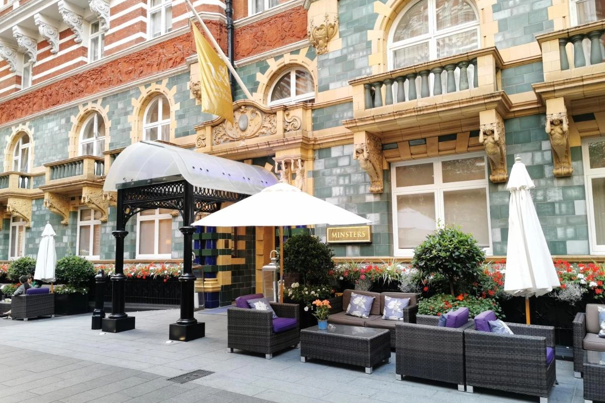 Taj 51 Buckingham Suites & Residences