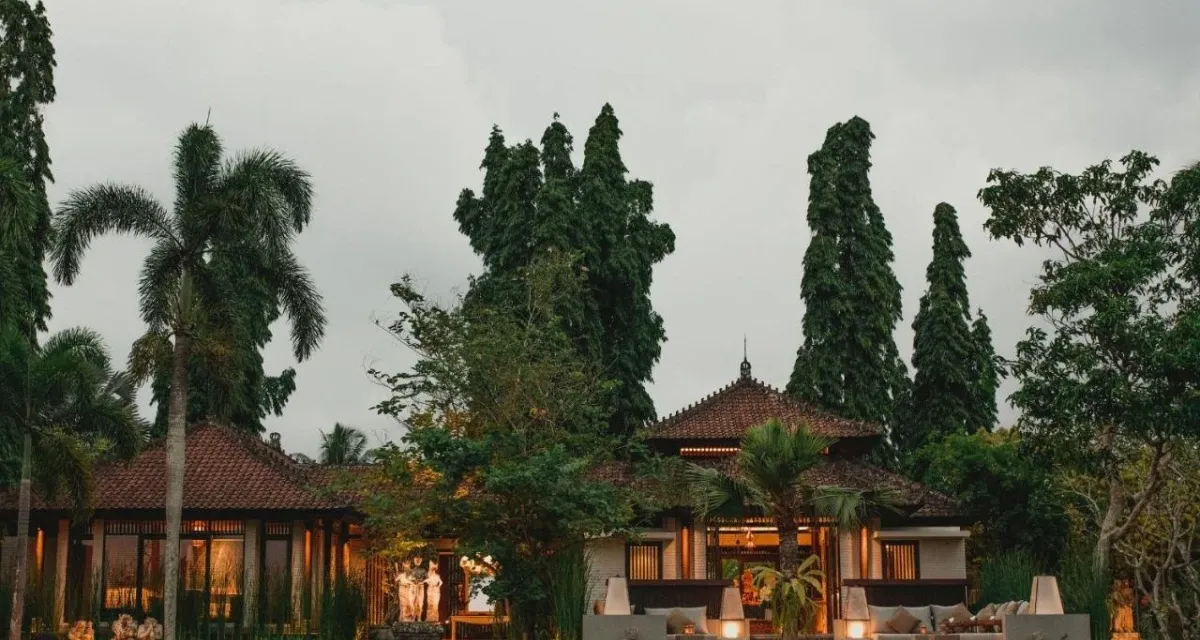 Tanah Gajah by Hadiprana