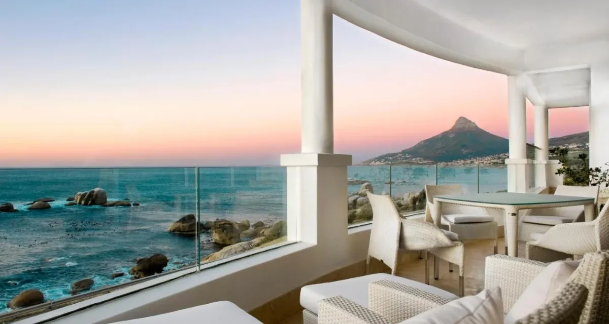 Twelve Apostles & Spa Hotel