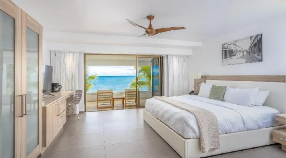 Deluxe Room at Hodges Bay Resort & Spa