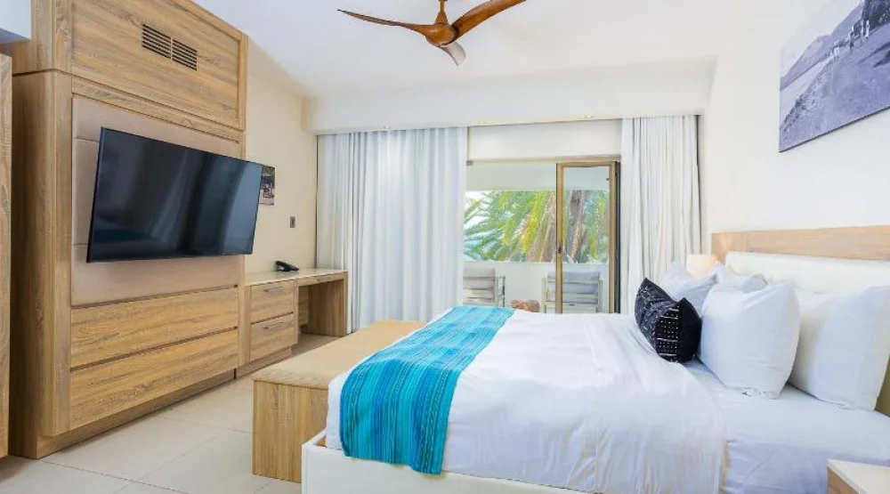 3-bedroom Oceanfront Suite, Two King Beds, Two Twin Beds, Non-smoking at Hodges Bay Resort & Spa