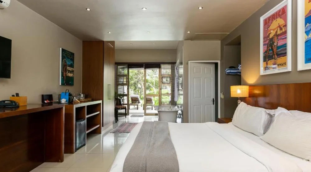 Deluxe at Camps Bay Retreat