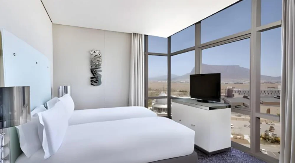 Guest Room, Two Twin at Cape Town Marriott Hotel Crystal Towers