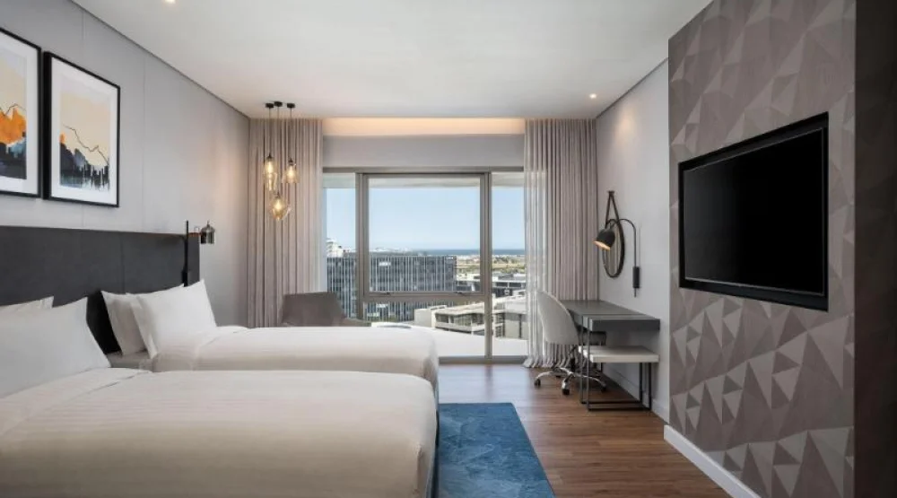 Larger Guest Room, One King at Cape Town Marriott Hotel Crystal Towers