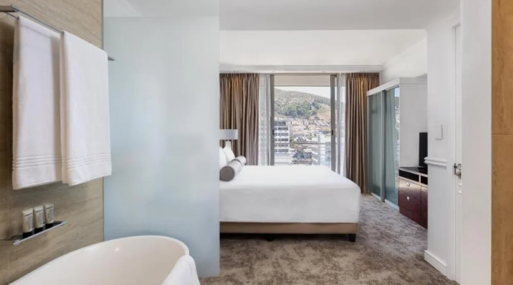 One Bedroom Family Suite at Pepperclub Hotel