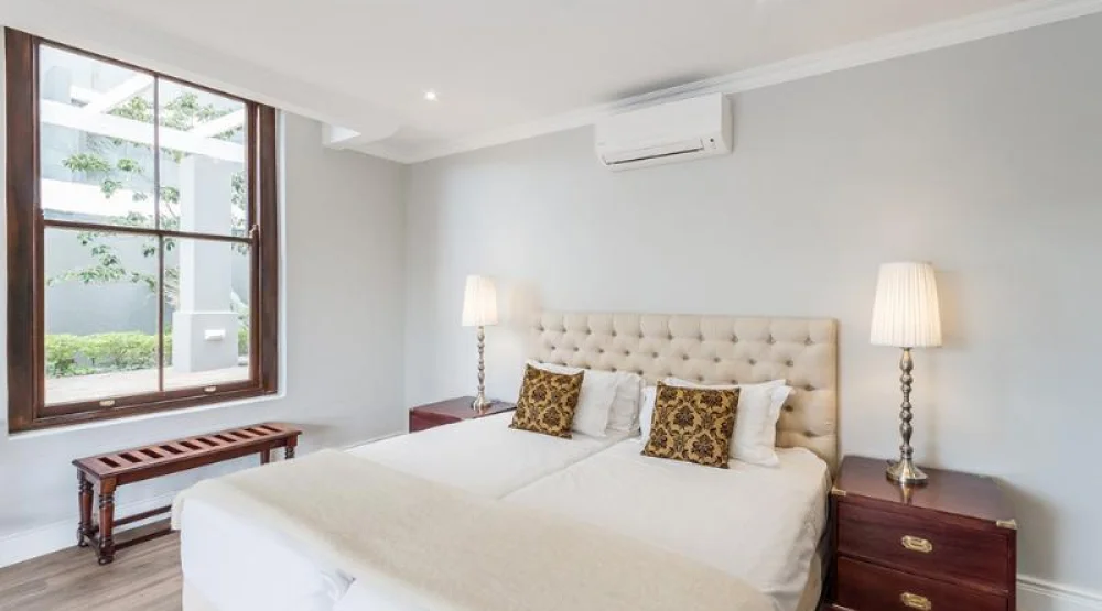 Deluxe One Bedroom Apartment at Romney Park