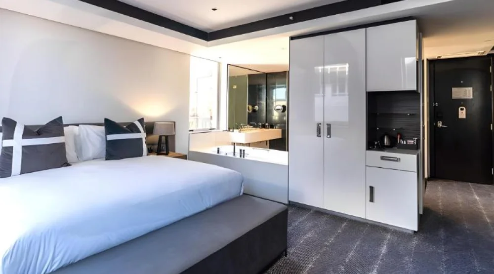 Luxury Double Room at The Capital 15 on Orange