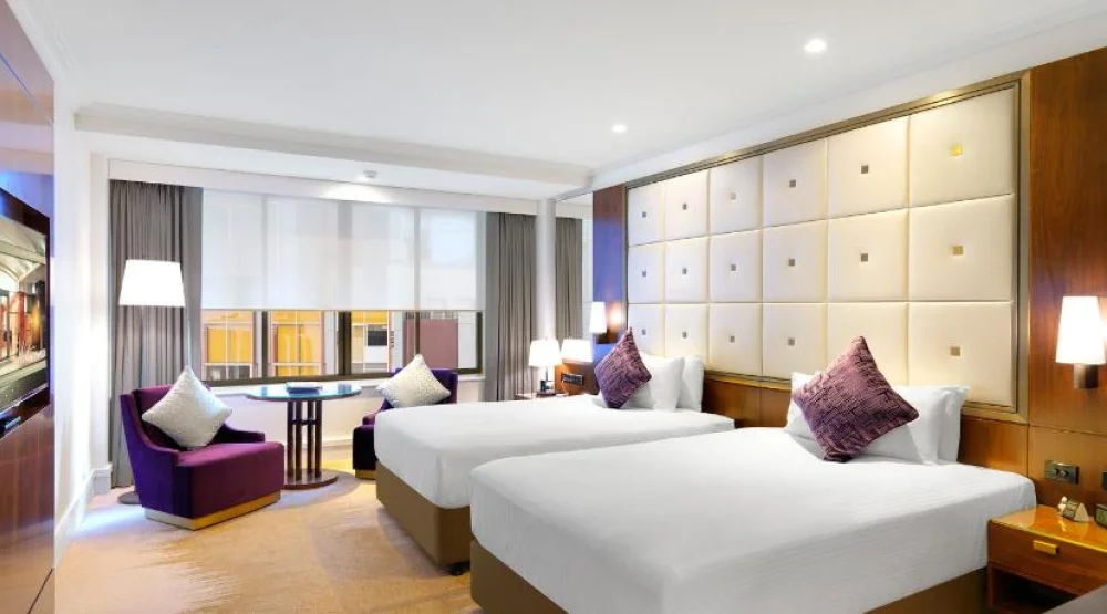 Deluxe Twin Room with Club Lounge Access at Amora Hotel Jamison Sydney