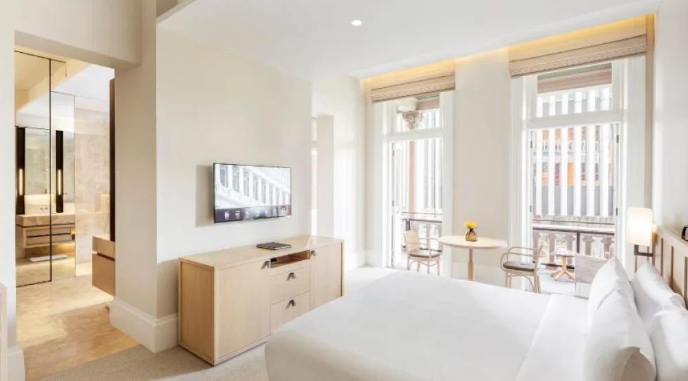 Heritage Balcony at Como The Treasury