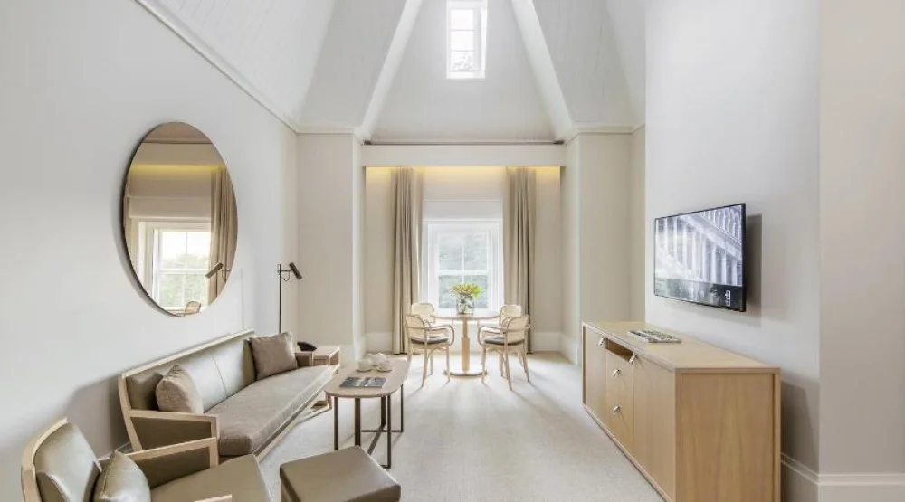 Suite at Como The Treasury