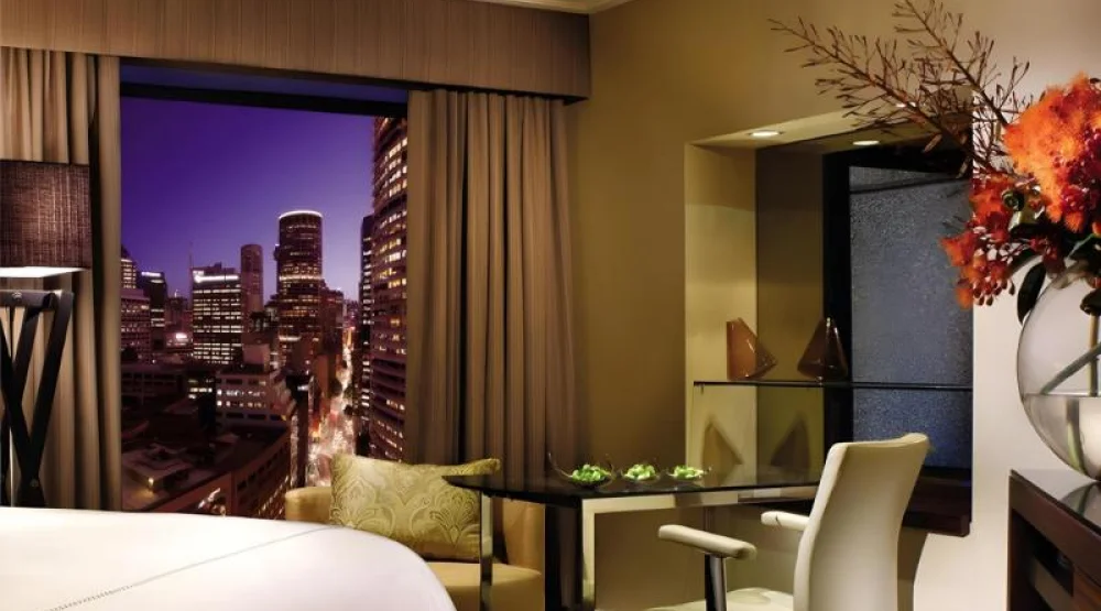 Deluxe City View Accessible Room (1 Queen Size Bed) at Four Seasons Hotel Sydney