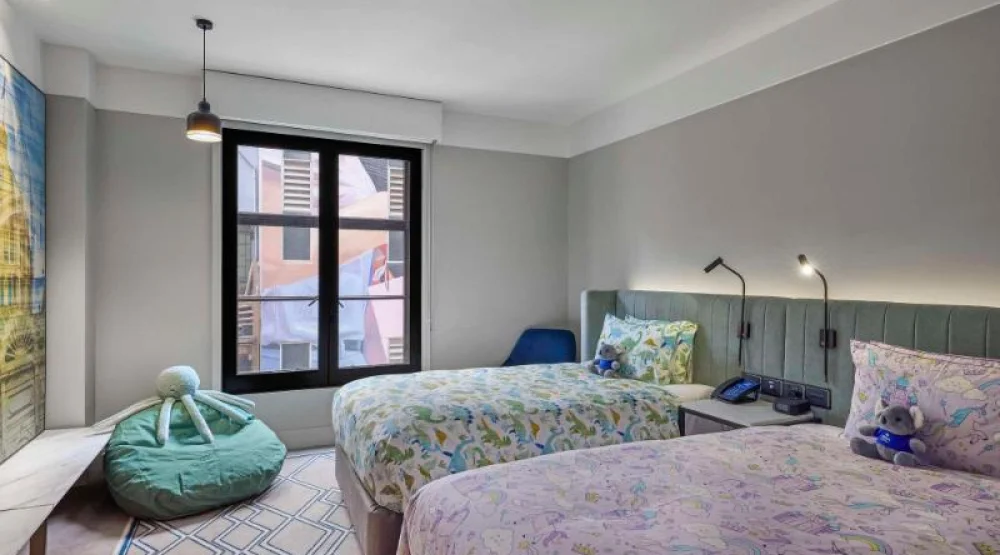 Family Connecting Room at Hilton Melbourne Little Queen Street