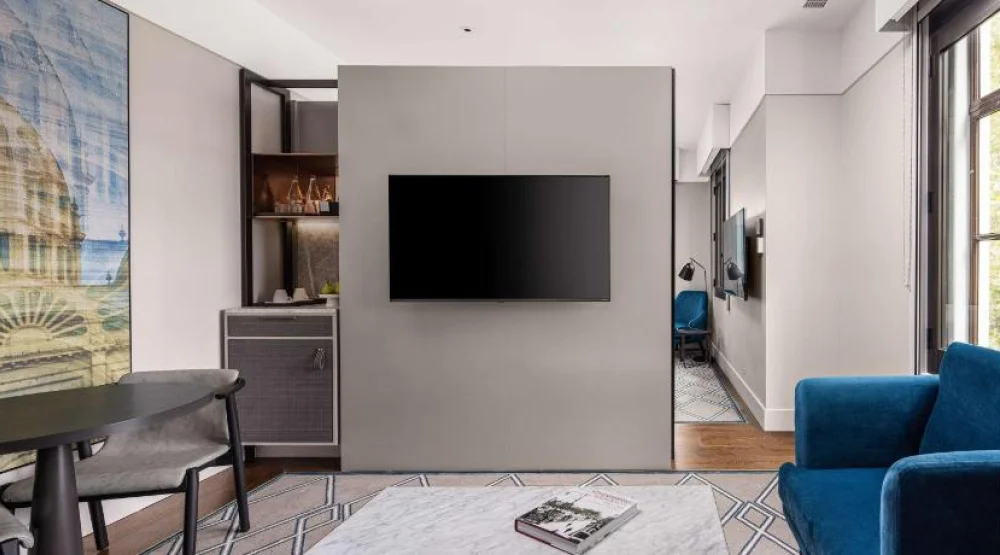 King Junior Suite at Hilton Melbourne Little Queen Street
