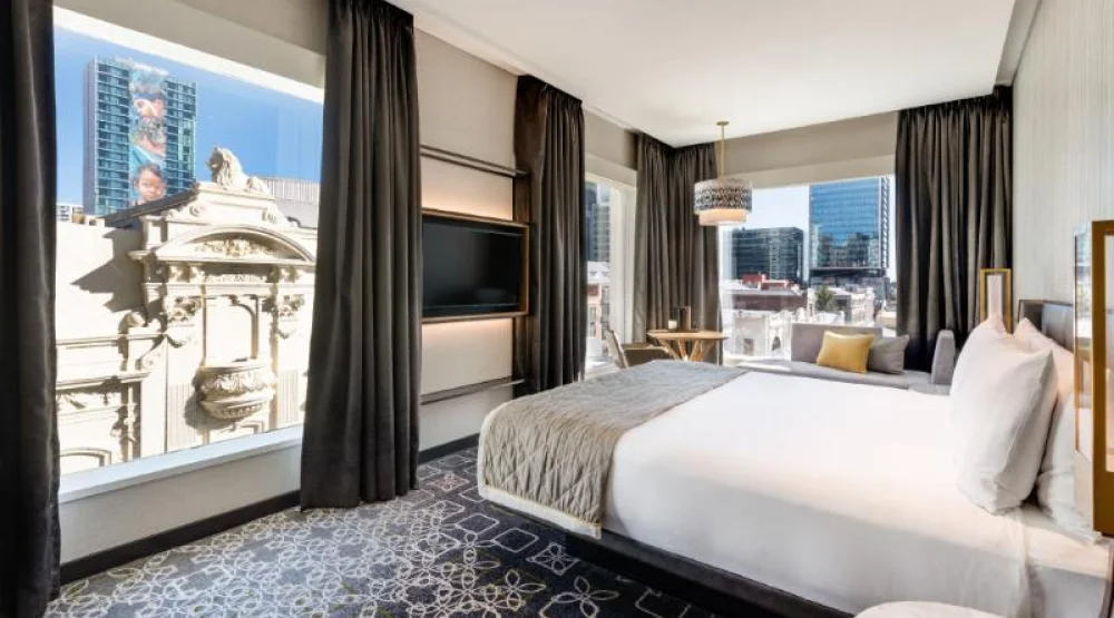 One King Premium Corner Cityscape View at InterContinental Perth City Centre
