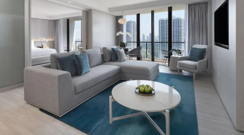 One Bedroom Executive Suite, One King, Ocean View, Corner Room, Balcony at JW Marriott Gold Coast Resort & Spa