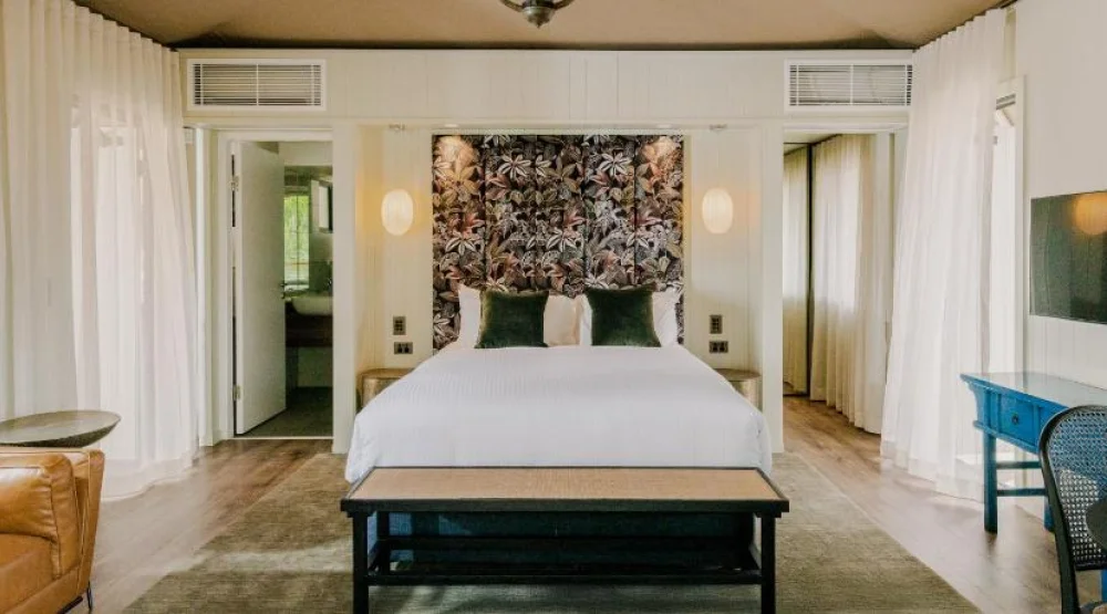 Lakeside Canopy Room at Parklands Country Gardens & Lodges