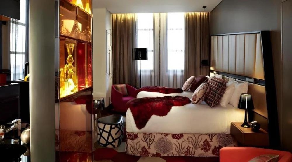 Qt Twin Double Bed Room at QT Sydney