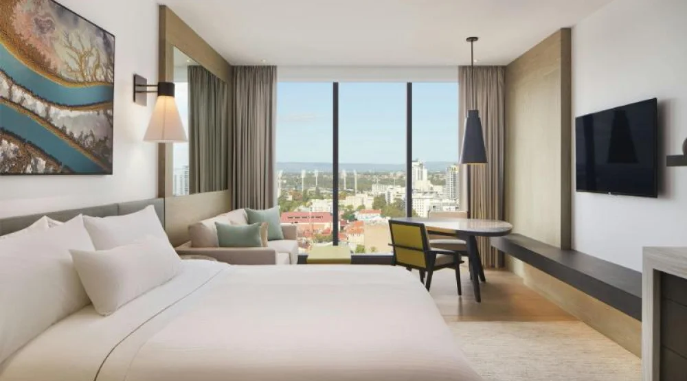 Premier King 42 Sq M, Guest Room, One King, City View, High Floor at The Westin Perth