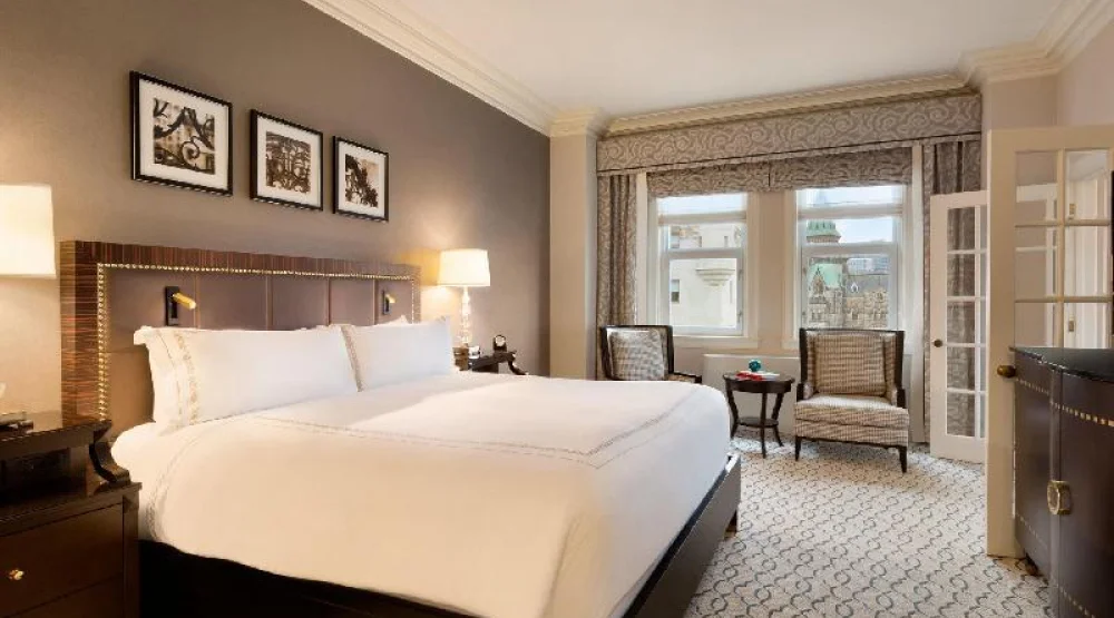 Fairmont Gold One King Exclusive Lounge Access with Breakfast, Evening Canapes at Fairmont Chateau Laurier