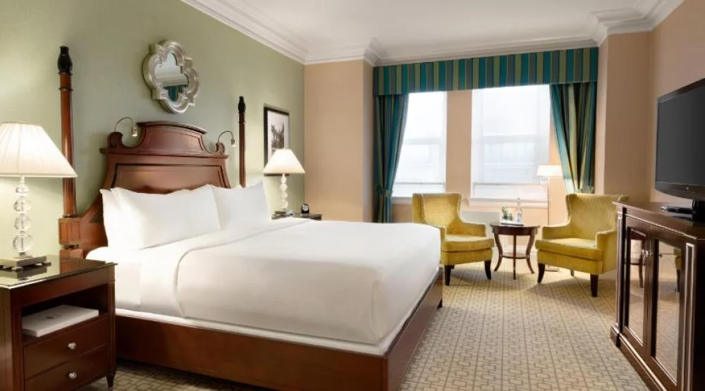 Corner Suite Queen Ns at Fairmont Chateau Laurier