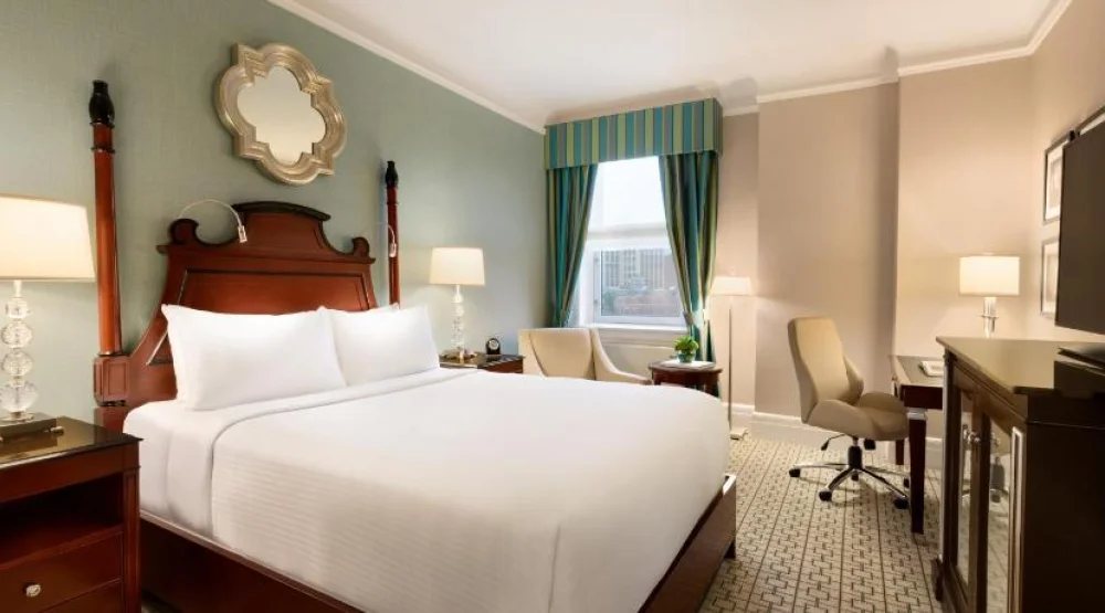 Fairmont One Queen City Or Courtyard View at Fairmont Chateau Laurier